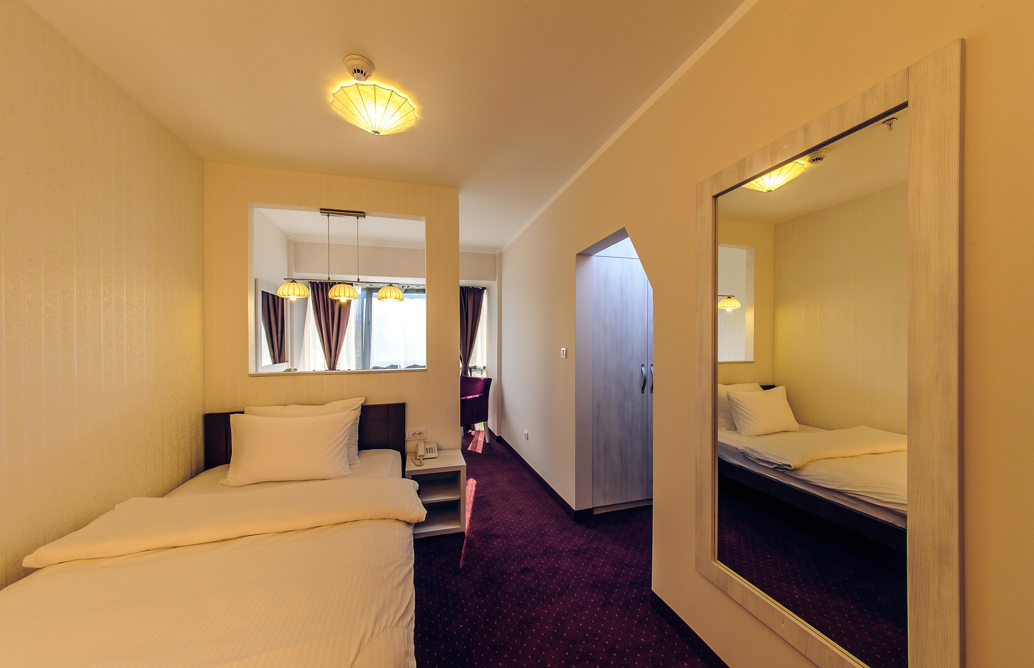 Philia Hotel Подгорица Экстерьер фото