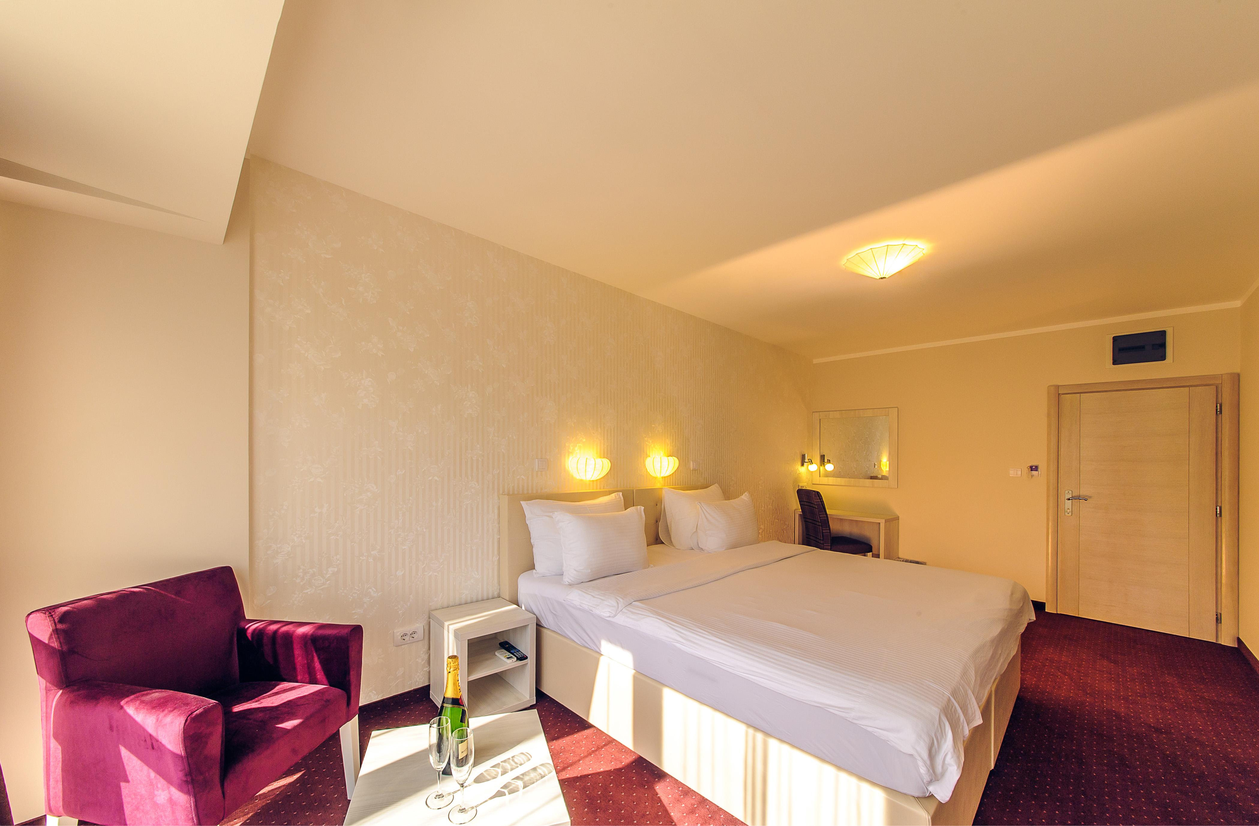 Philia Hotel Подгорица Экстерьер фото