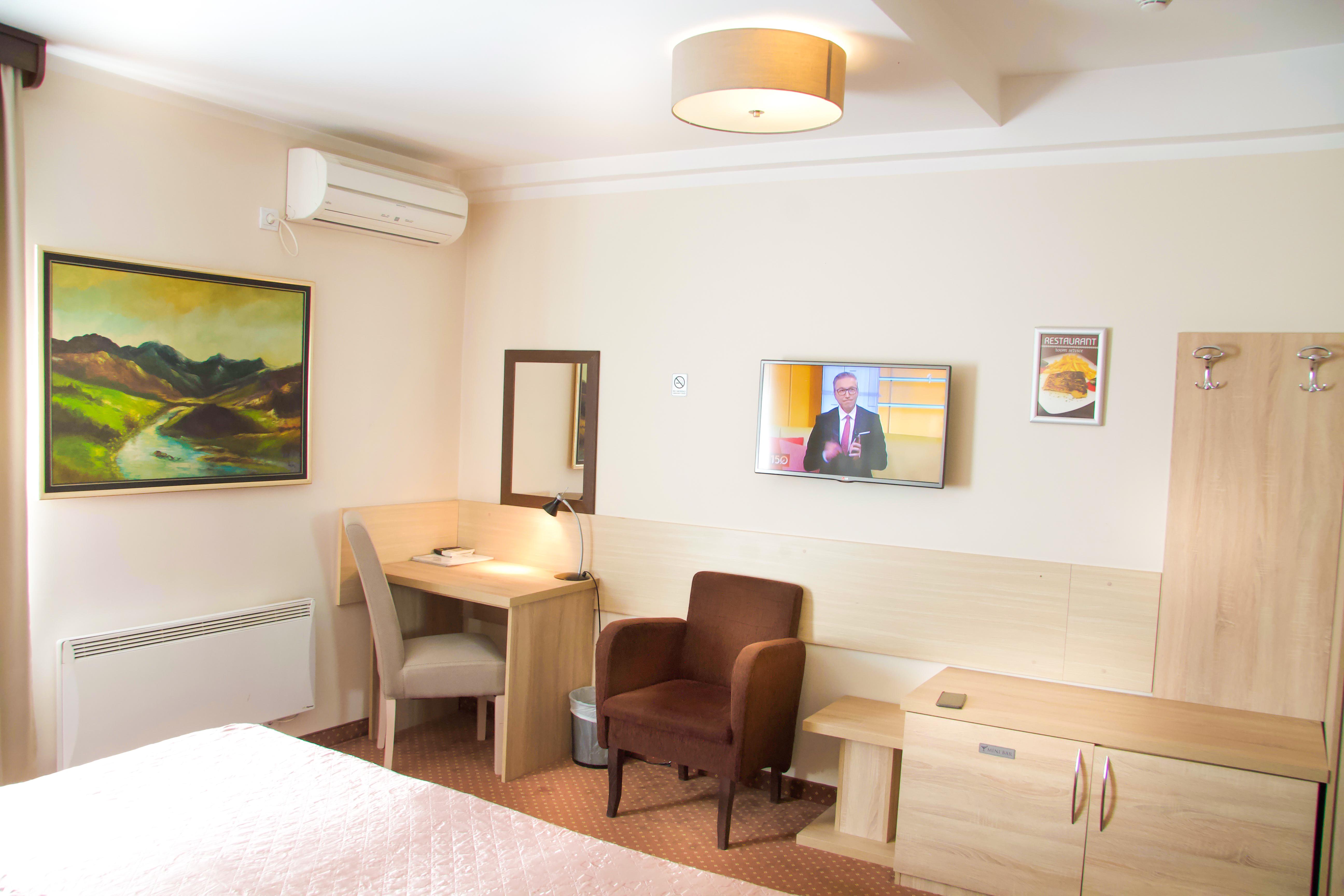 Philia Hotel Подгорица Экстерьер фото